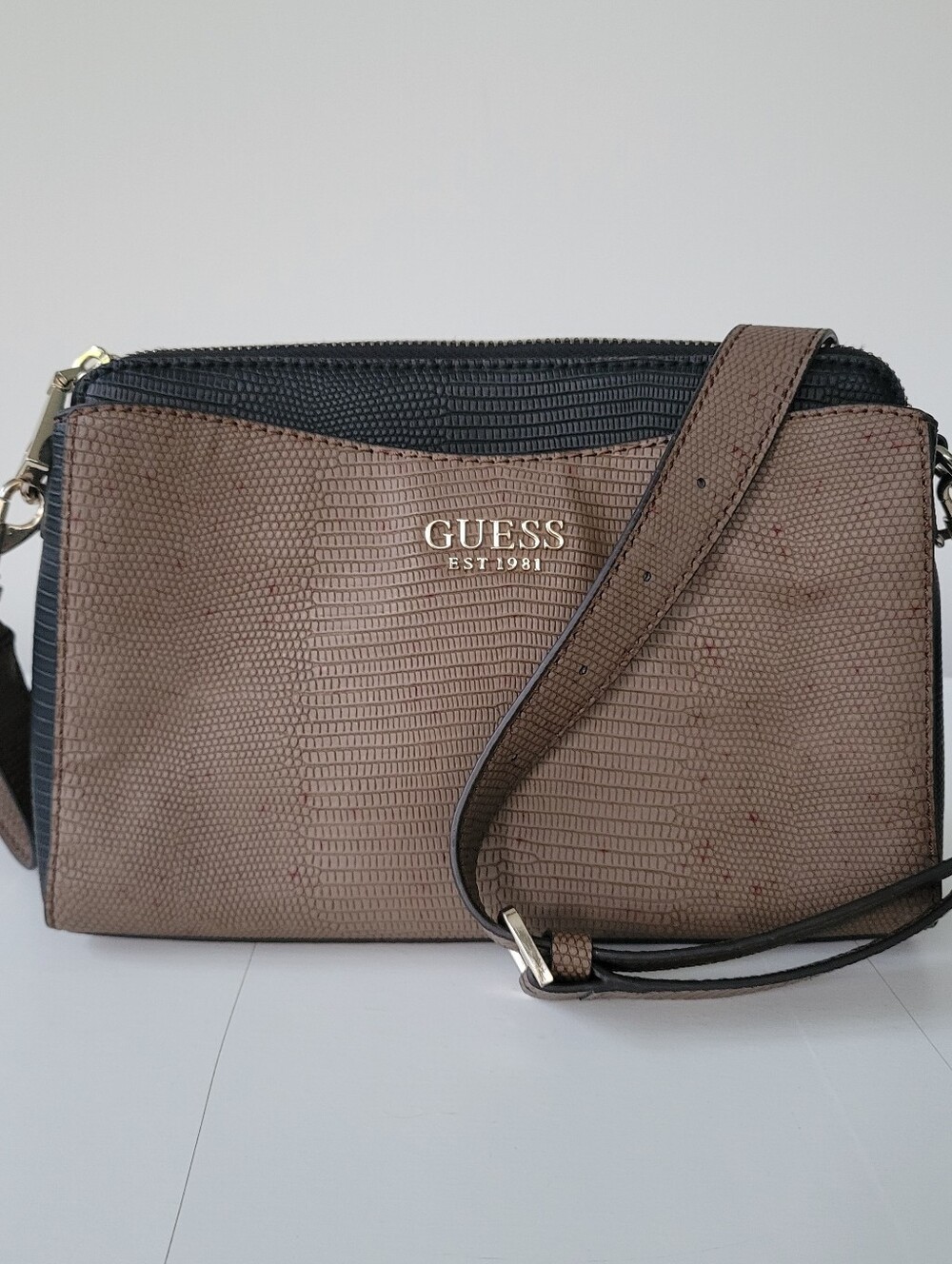 GUESS Lyndi Girlfriend Crossbody Handbag